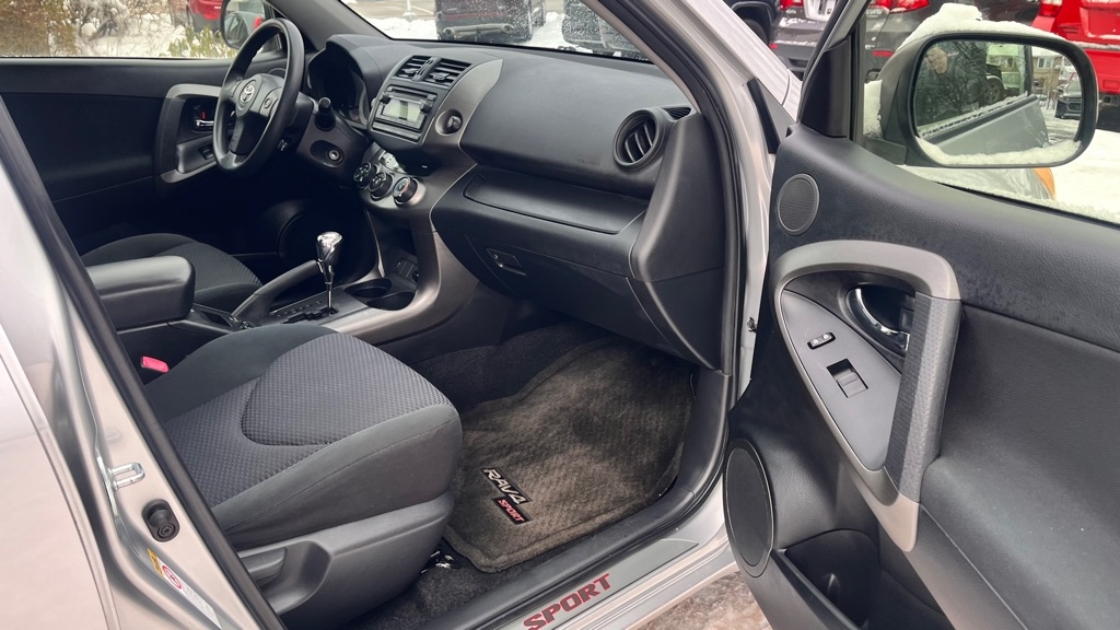 Toyota RAV4 Sport I4 4WD 2012