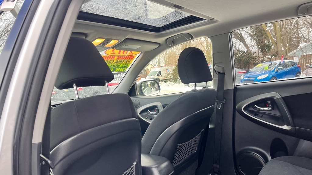 Toyota RAV4 Sport I4 4WD 2012