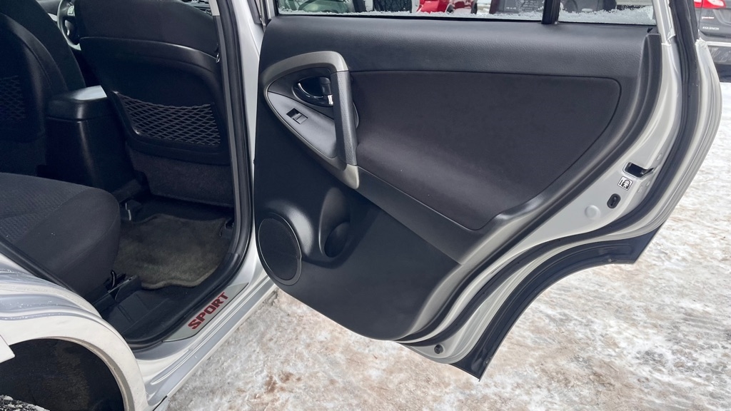 Toyota RAV4 Sport I4 4WD 2012