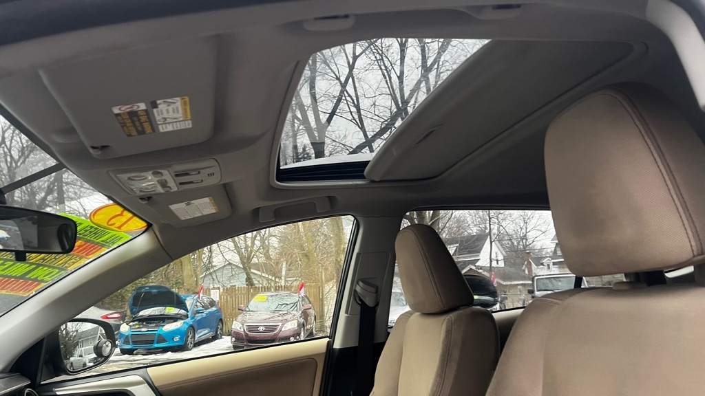 Toyota RAV4 XLE AWD 2013