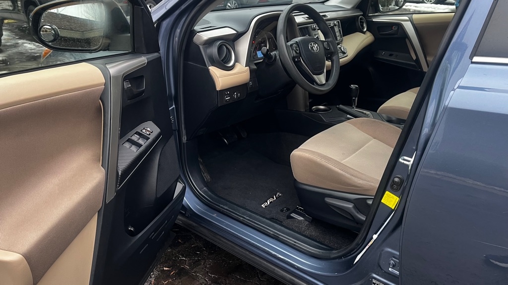 Toyota RAV4 XLE AWD 2013