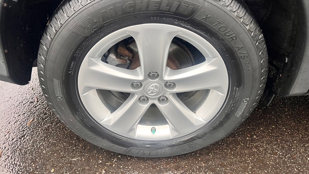 Toyota RAV4 XLE AWD 2013