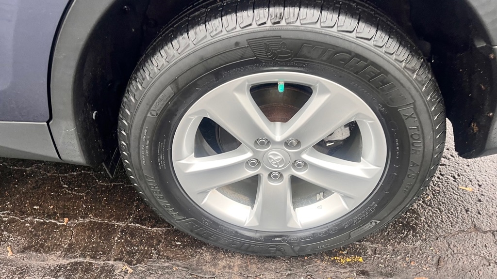 Toyota RAV4 XLE AWD 2013