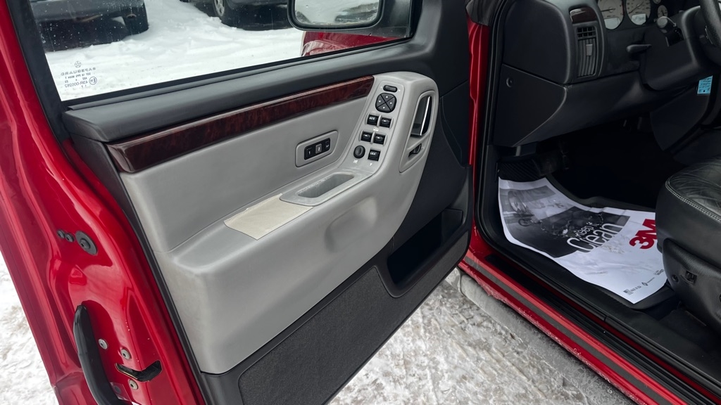 Jeep Grand Cherokee Overland 4WD 2004