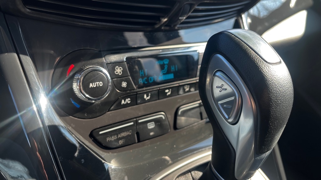 Ford Escape Titanium 4WD 2013