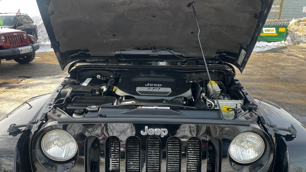 Jeep Wrangler Unlimited Sahara 4WD 2012