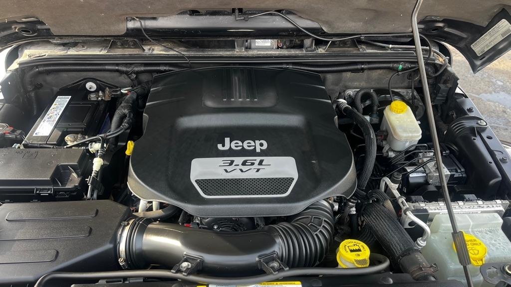 Jeep Wrangler Unlimited Sahara 4WD 2012