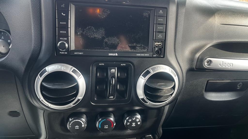 Jeep Wrangler Unlimited Sahara 4WD 2012