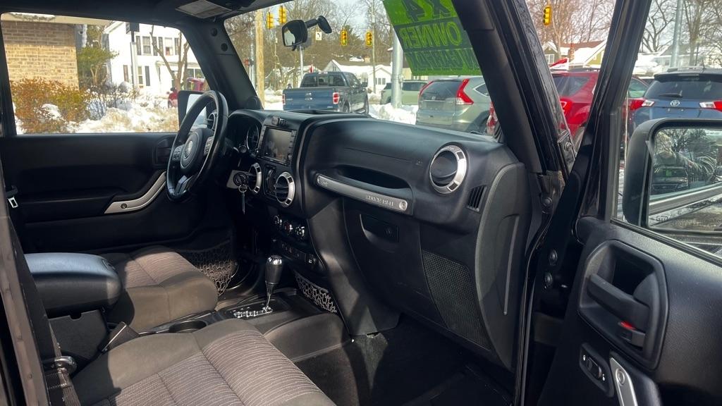 Jeep Wrangler Unlimited Sahara 4WD 2012