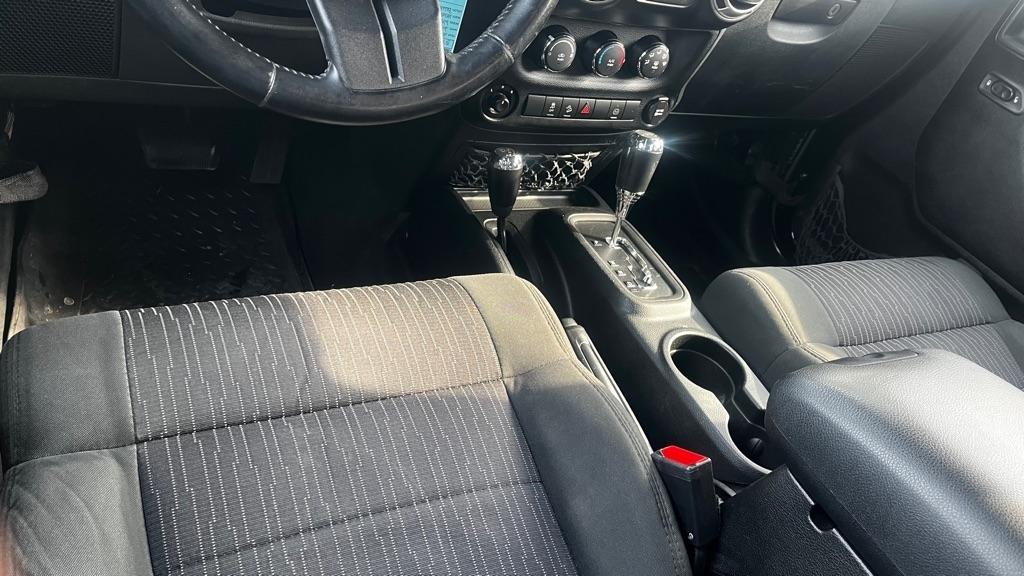 Jeep Wrangler Unlimited Sahara 4WD 2012