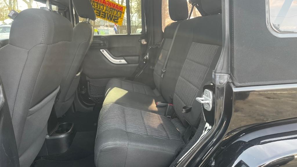 Jeep Wrangler Unlimited Sahara 4WD 2012