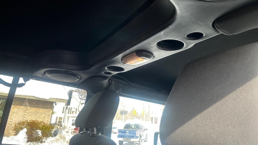 Jeep Wrangler Unlimited Sahara 4WD 2012