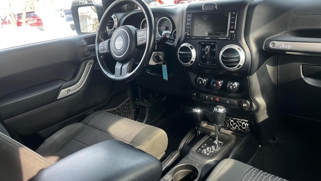 Jeep Wrangler Unlimited Sahara 4WD 2012