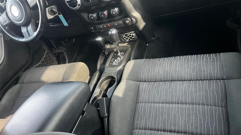 Jeep Wrangler Unlimited Sahara 4WD 2012