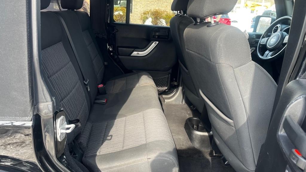 Jeep Wrangler Unlimited Sahara 4WD 2012