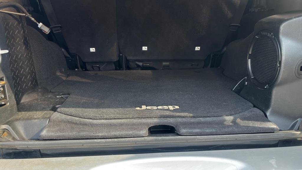 Jeep Wrangler Unlimited Sahara 4WD 2012