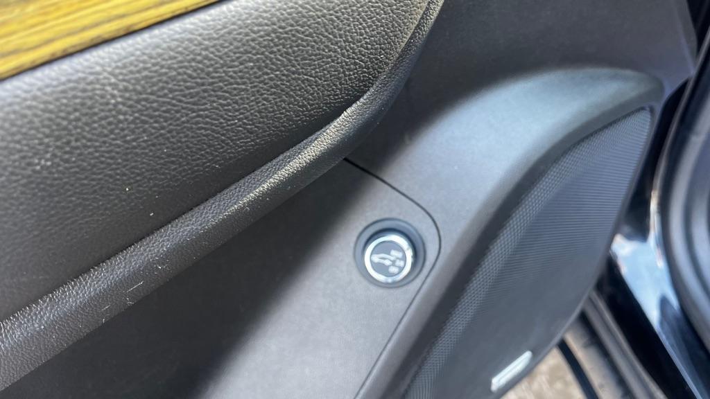 GMC Acadia Denali AWD 2017