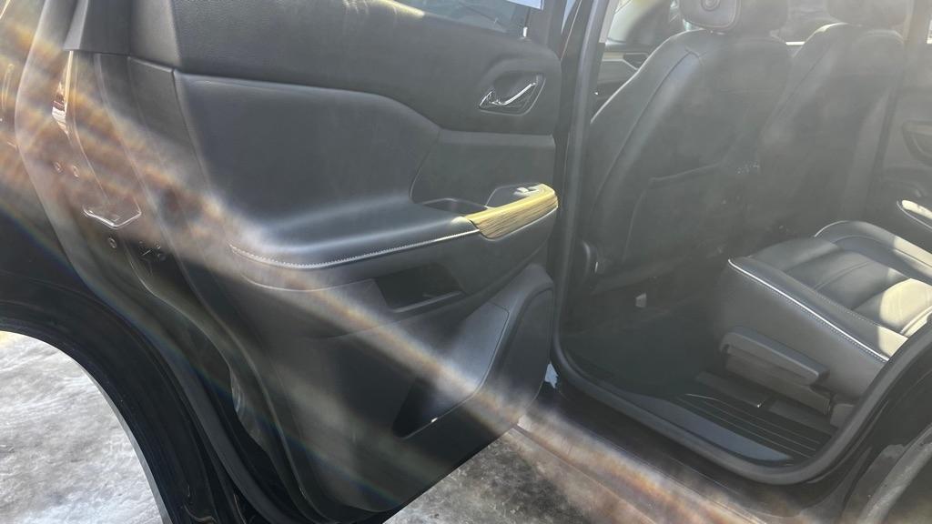 GMC Acadia Denali AWD 2017