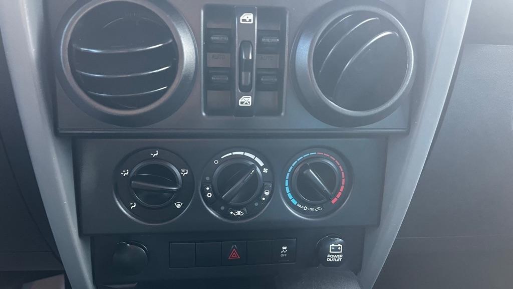 Jeep Wrangler Unlimited Sport 4WD 2010