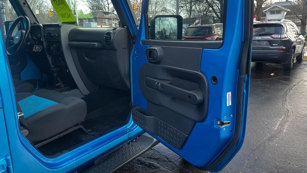 Jeep Wrangler Unlimited Sport 4WD 2010