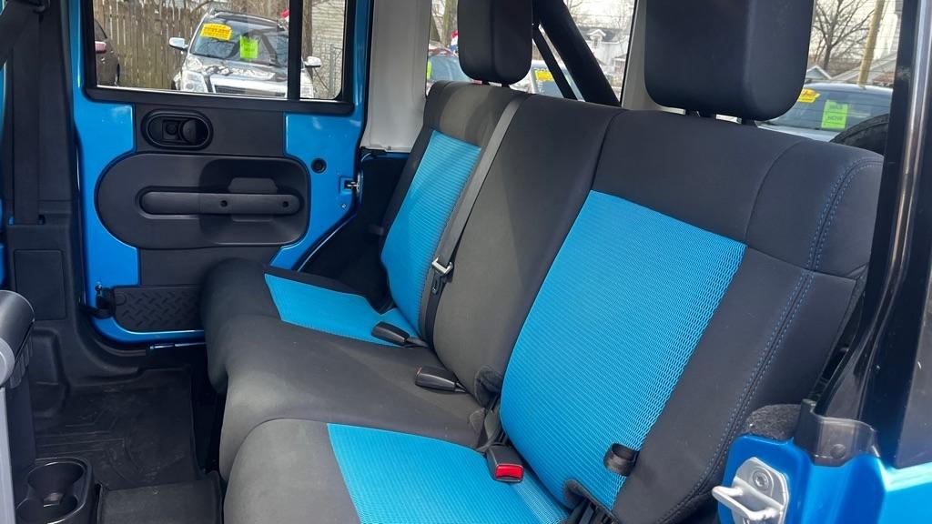 Jeep Wrangler Unlimited Sport 4WD 2010