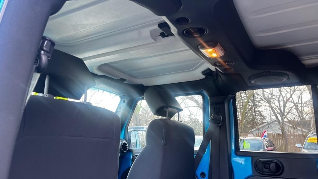 Jeep Wrangler Unlimited Sport 4WD 2010