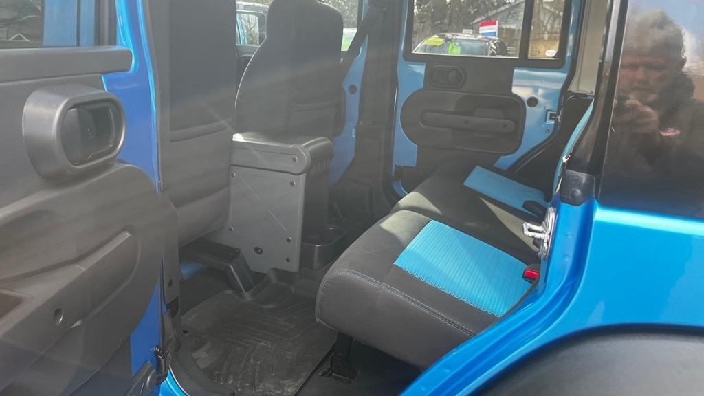 Jeep Wrangler Unlimited Sport 4WD 2010