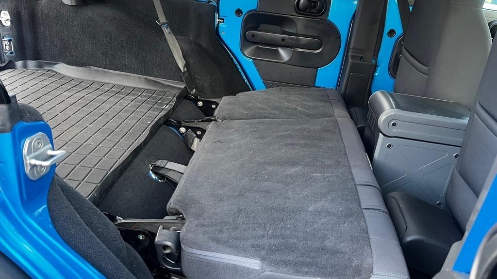 Jeep Wrangler Unlimited Sport 4WD 2010