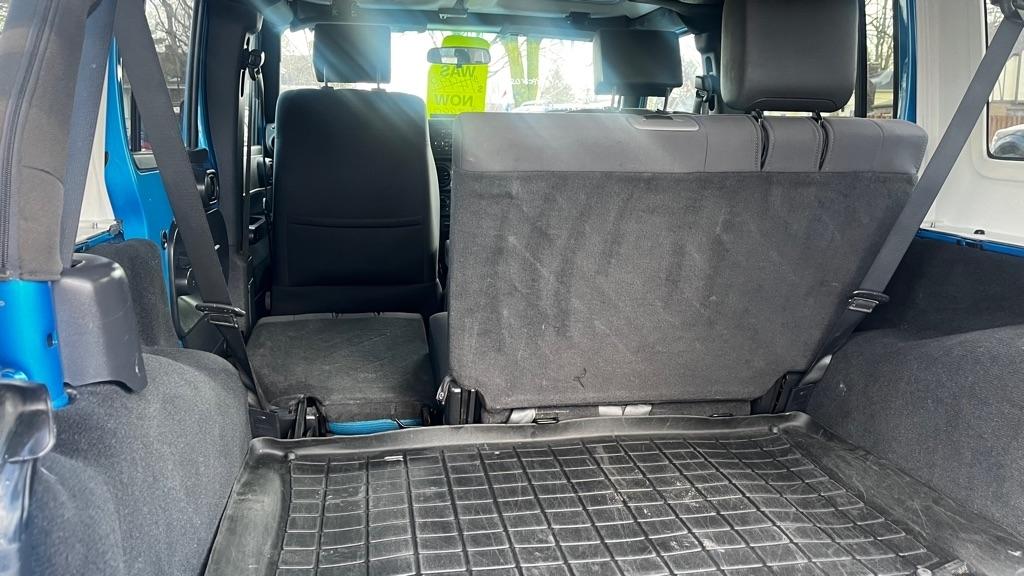 Jeep Wrangler Unlimited Sport 4WD 2010