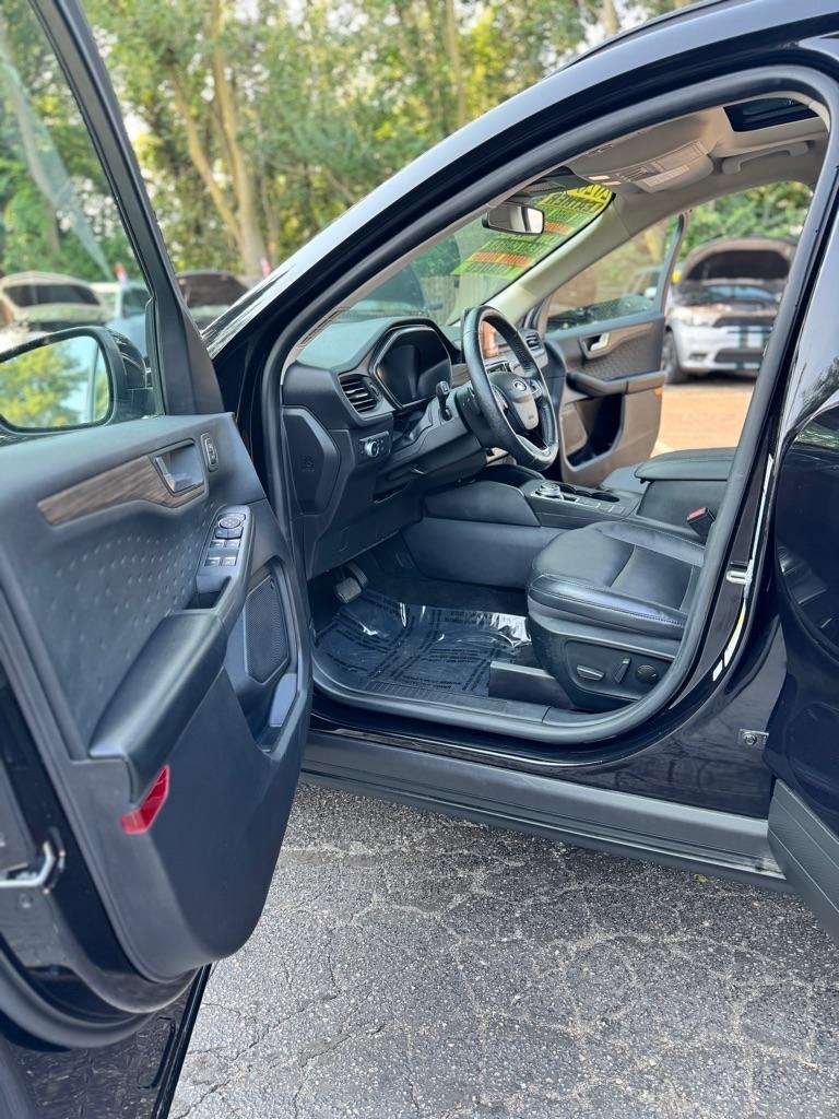 Ford Escape Titanium 4WD 2020