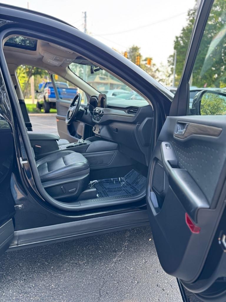 Ford Escape Titanium 4WD 2020