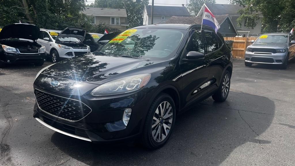 2020 Ford Escape Titanium 4WD
