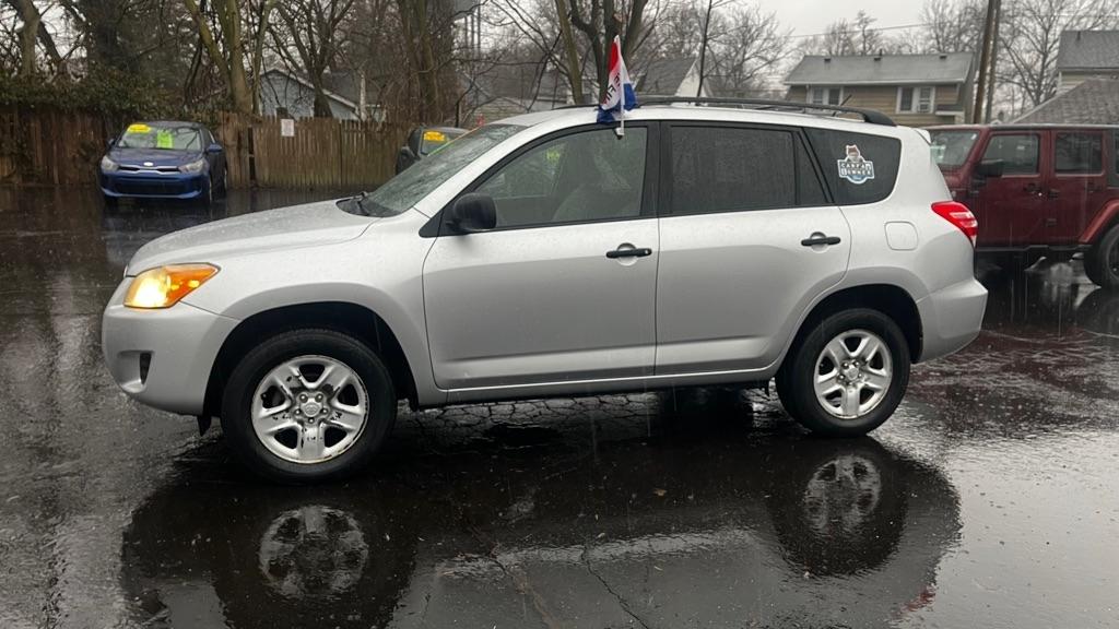 Toyota RAV4 Base I4 4WD 2009