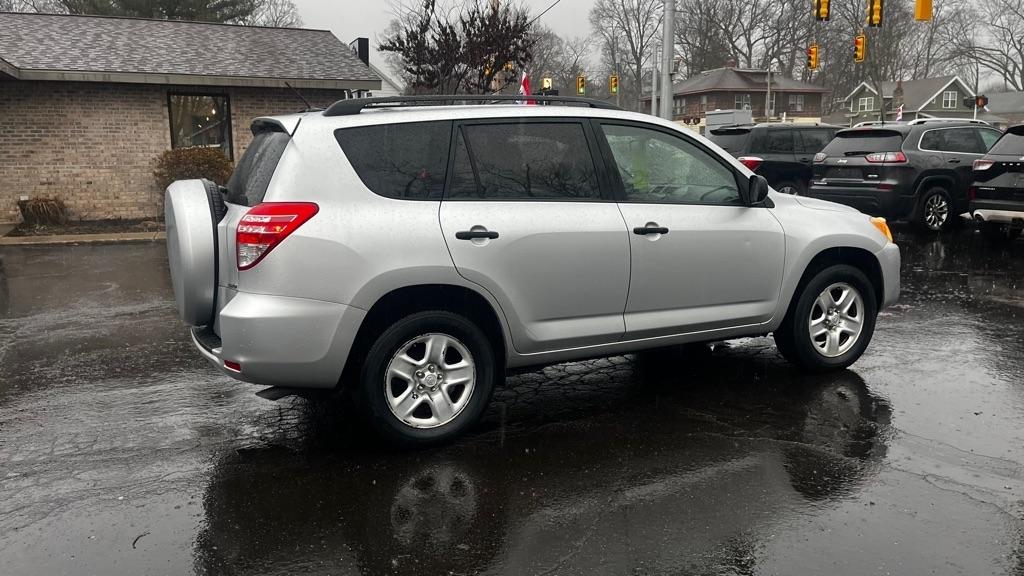 Toyota RAV4 Base I4 4WD 2009