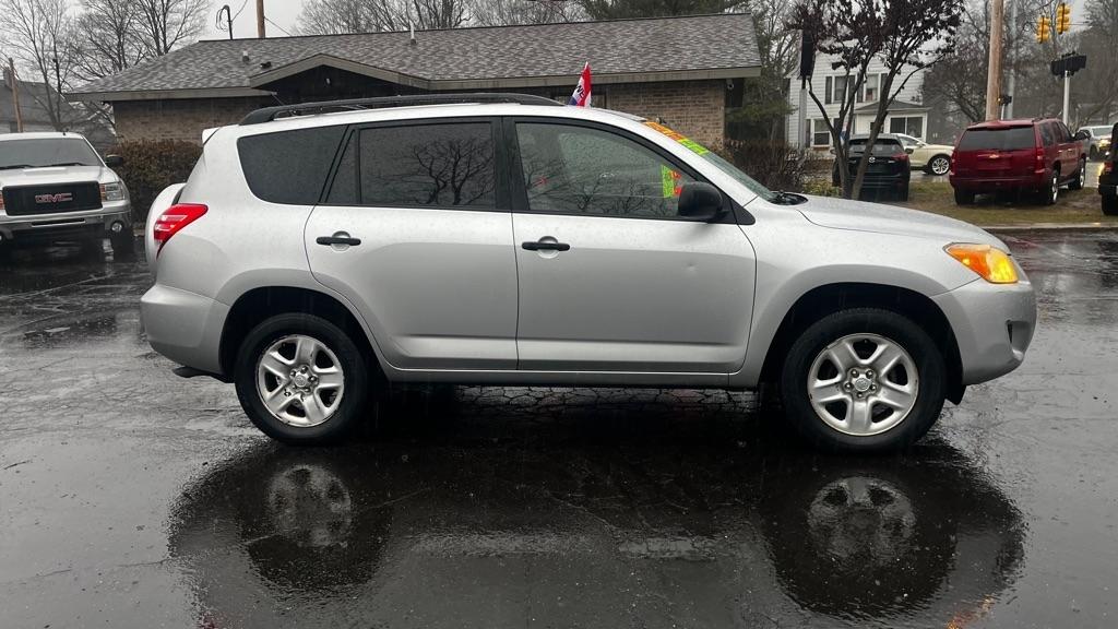 Toyota RAV4 Base I4 4WD 2009
