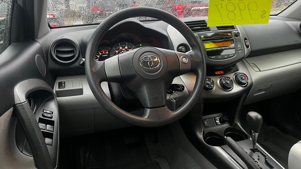 Toyota RAV4 Base I4 4WD 2009