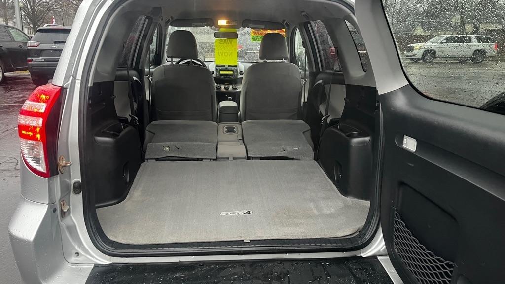 Toyota RAV4 Base I4 4WD 2009