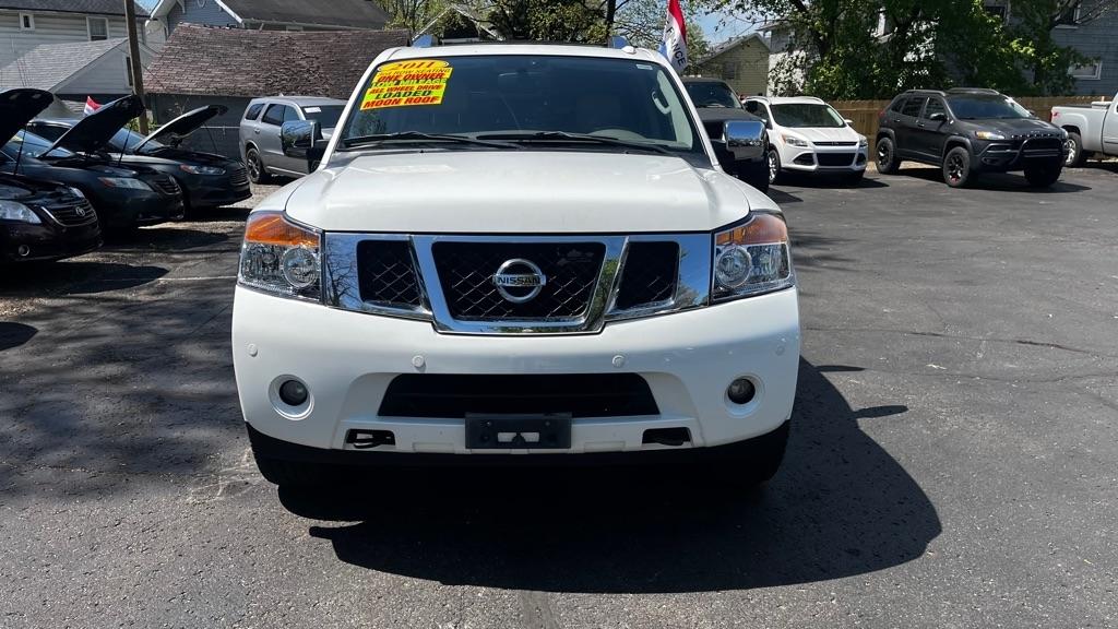 Nissan Armada Platinum 4WD 2011