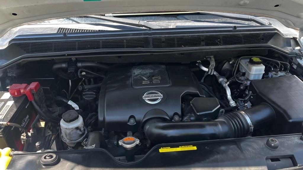 Nissan Armada Platinum 4WD 2011