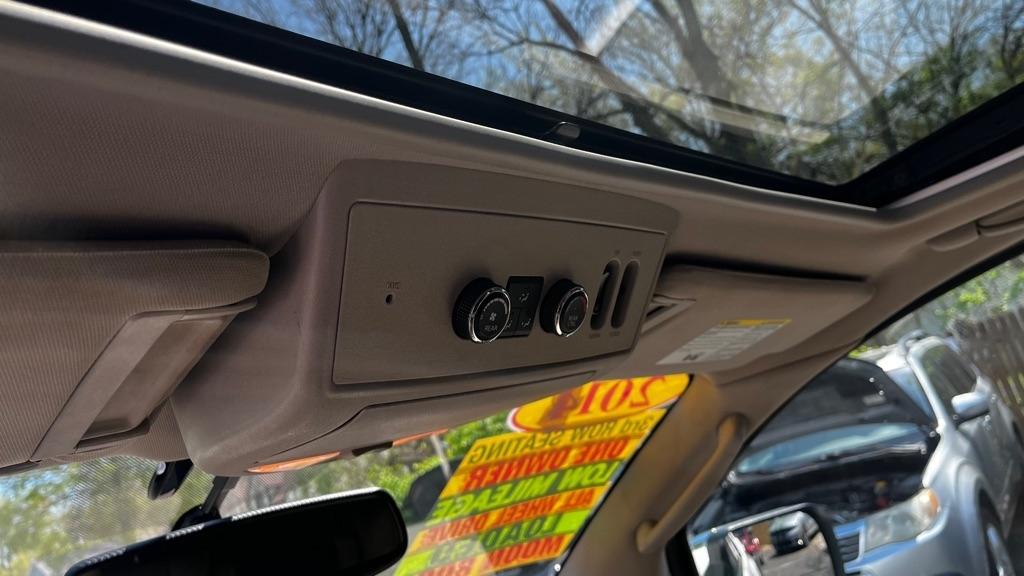 Nissan Armada Platinum 4WD 2011