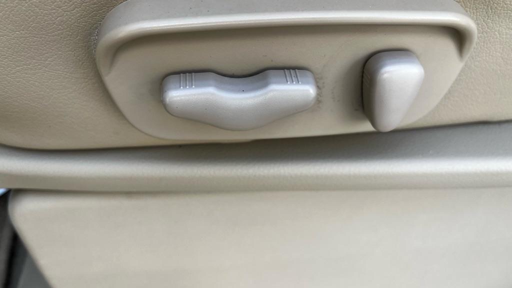 Nissan Armada Platinum 4WD 2011