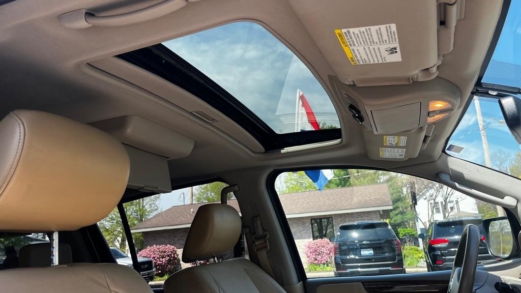 Nissan Armada Platinum 4WD 2011