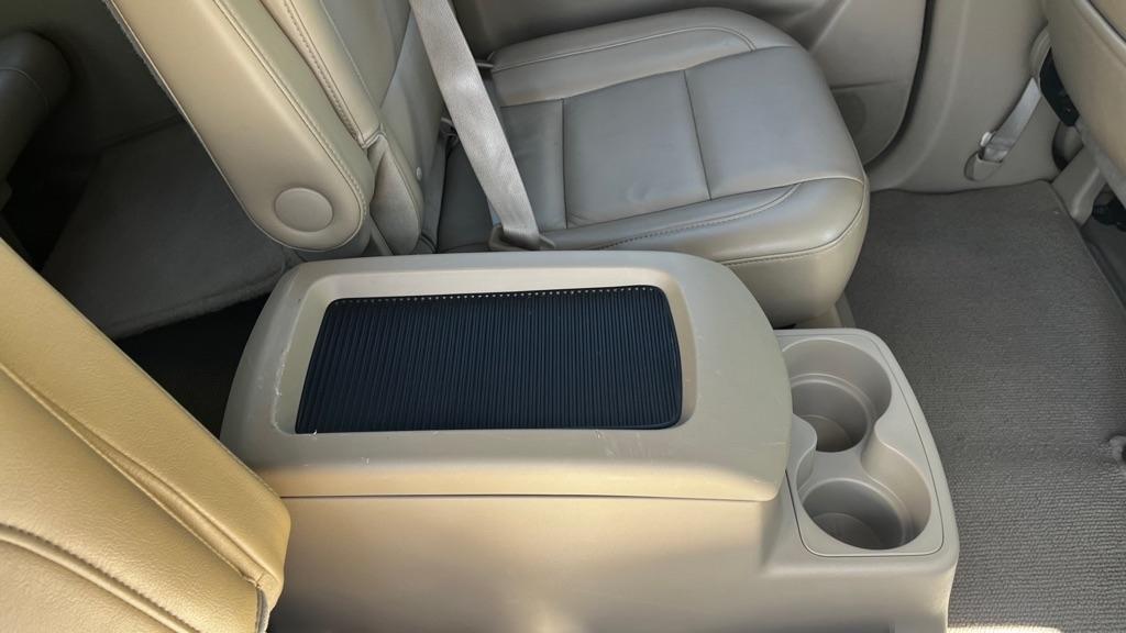 Nissan Armada Platinum 4WD 2011