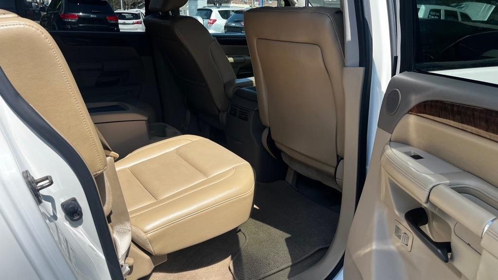 Nissan Armada Platinum 4WD 2011