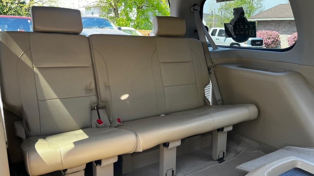 Nissan Armada Platinum 4WD 2011