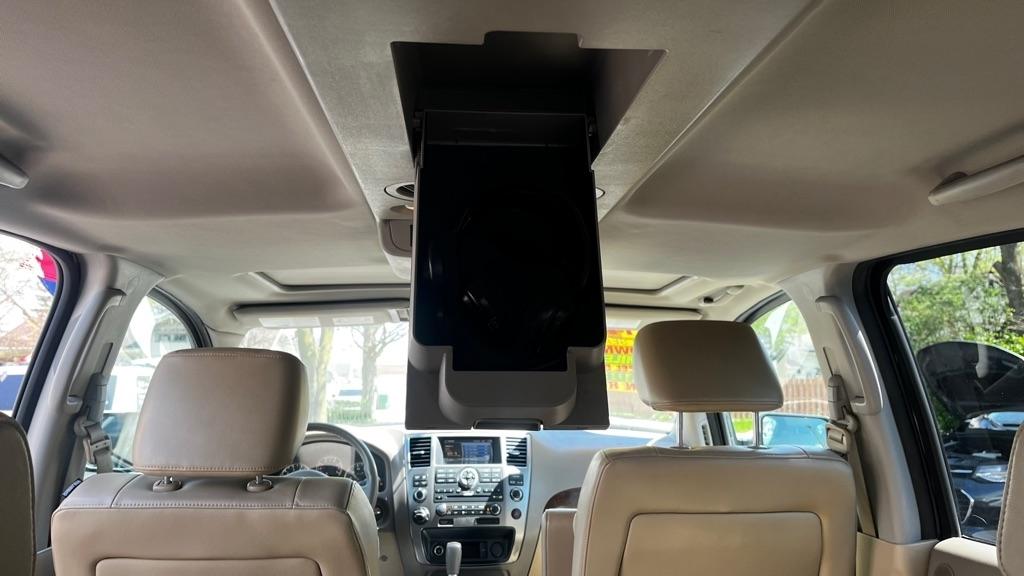 Nissan Armada Platinum 4WD 2011