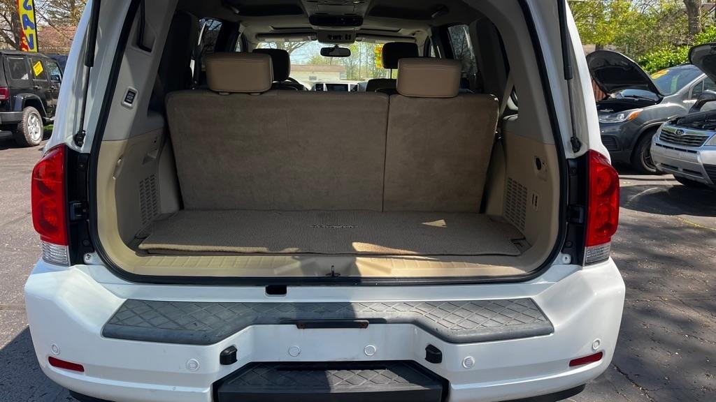 Nissan Armada Platinum 4WD 2011