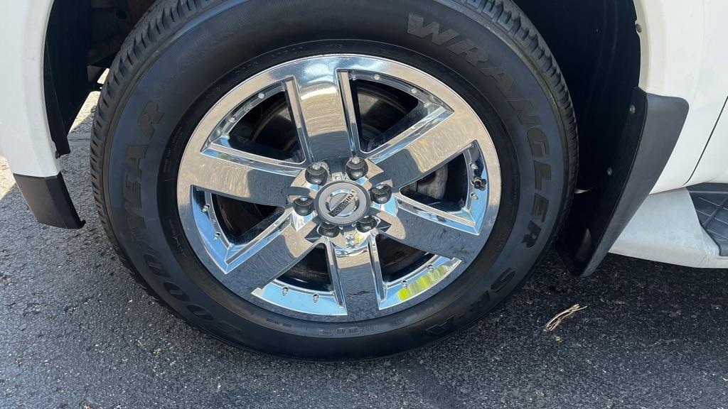 Nissan Armada Platinum 4WD 2011