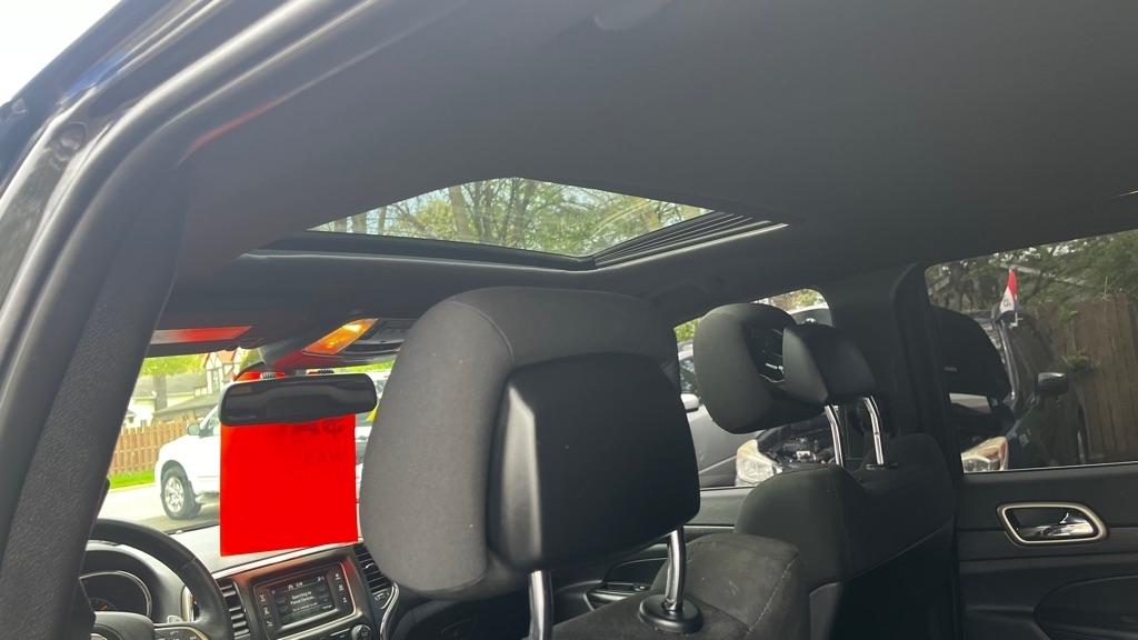 Jeep Grand Cherokee Laredo 4WD 2015