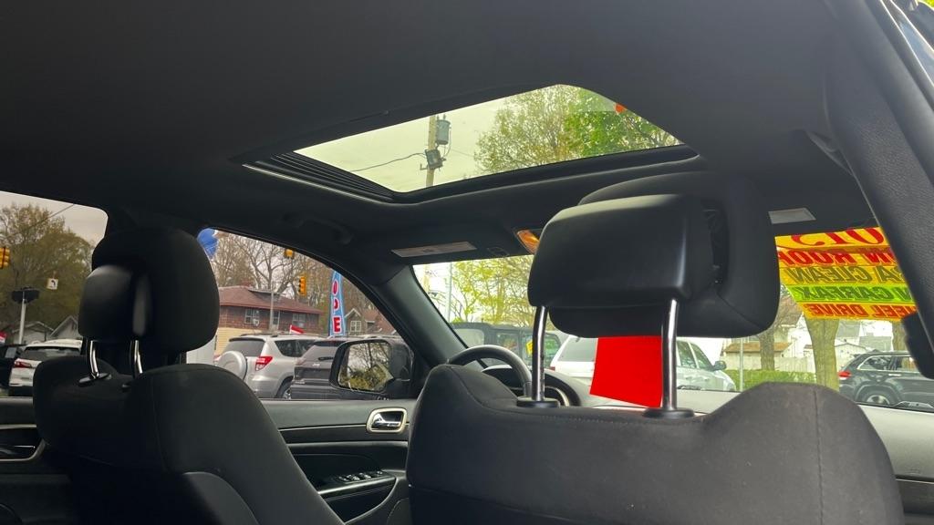 Jeep Grand Cherokee Laredo 4WD 2015